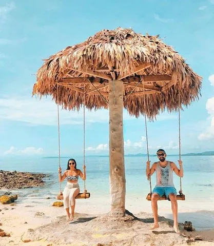 HULA HULA / Paradise Island